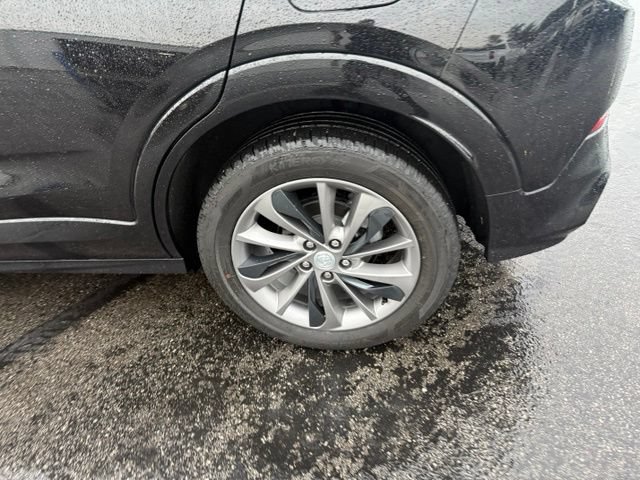 Used 2023 Buick Encore GX Select w/ Sport Touring Package FWD image 9