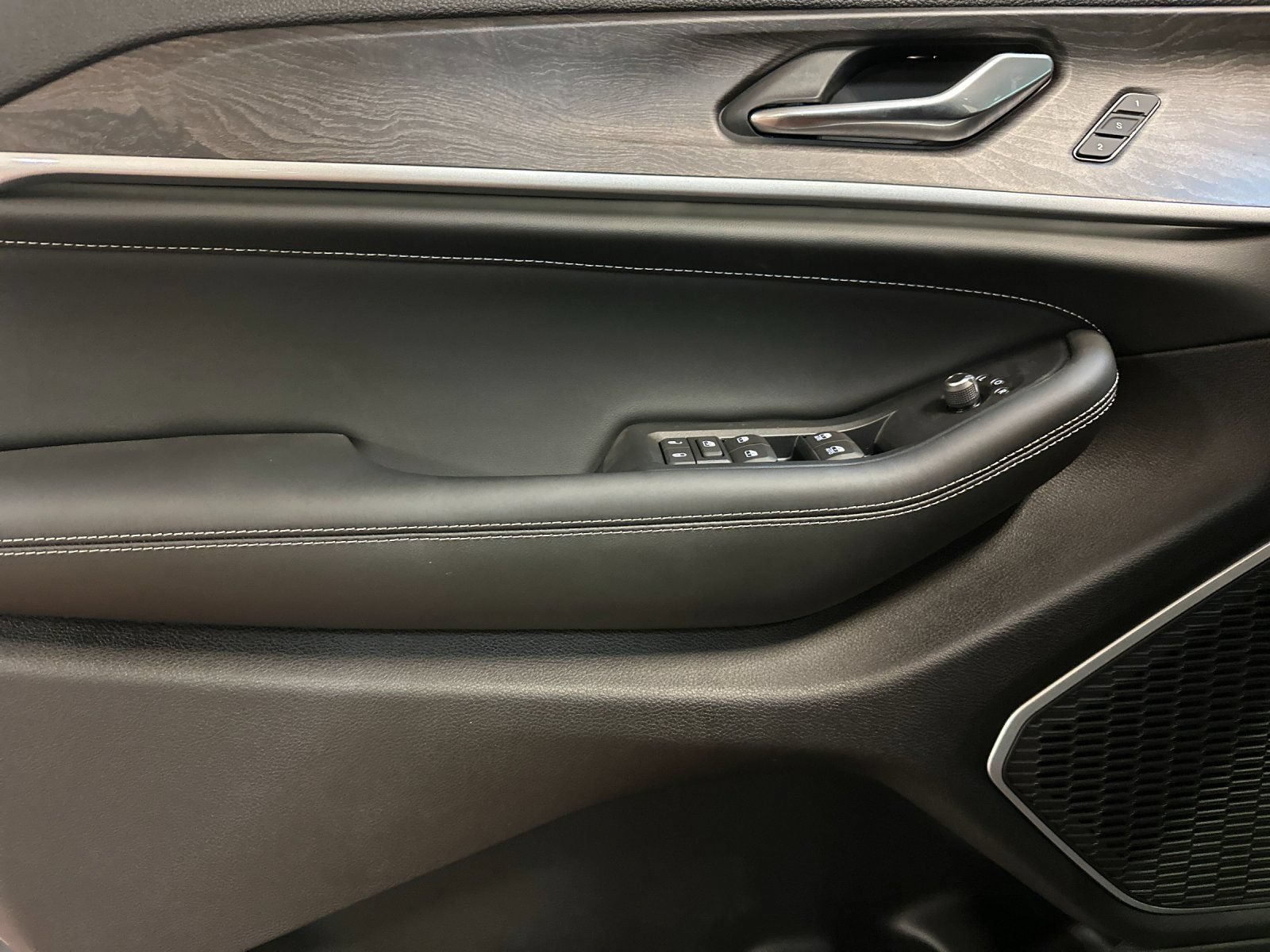 New 2026 Jeep Grand Cherokee L Limited AWD/4WD image 10