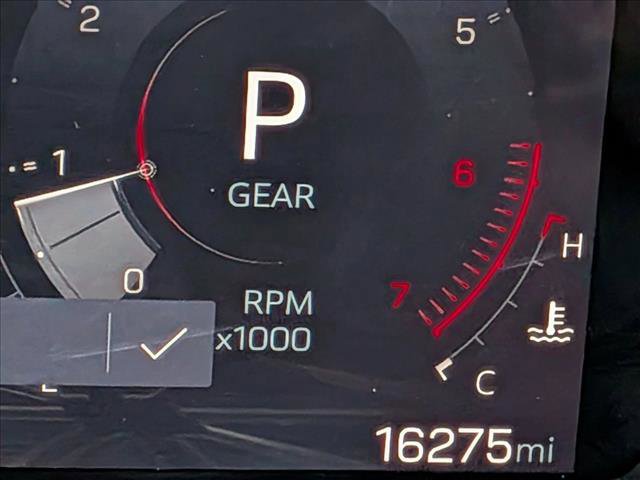 Used 2024 GMC Canyon Elevation w/ Elevation Premium Package AWD/4WD image 10
