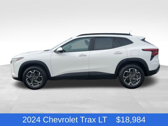 Certified 2024 Chevrolet Trax LT w/ Driver Confidence Package FWD image 2