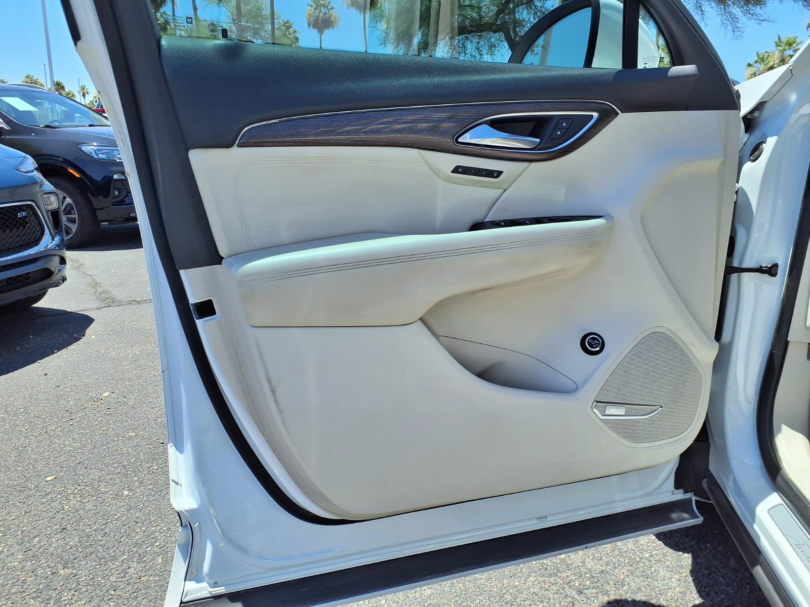 Used 2021 Buick Envision Avenir w/ Technology Package II FWD image 19