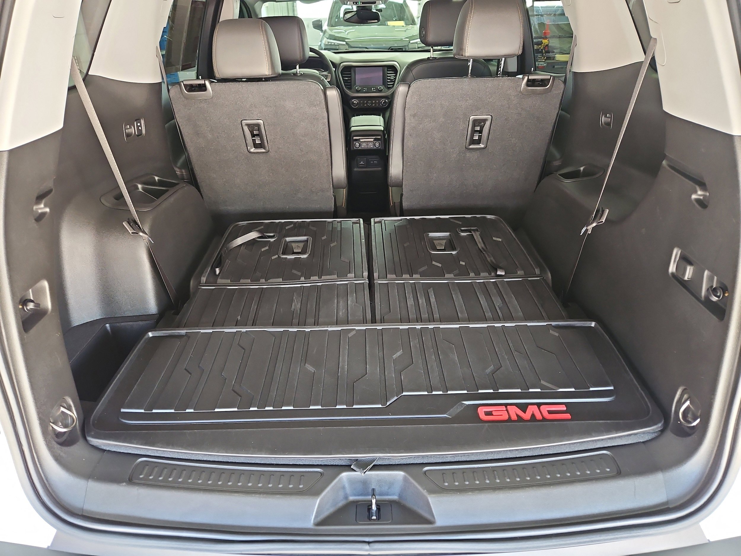 Used 2023 GMC Acadia AT4 w/ Technology Package image 12