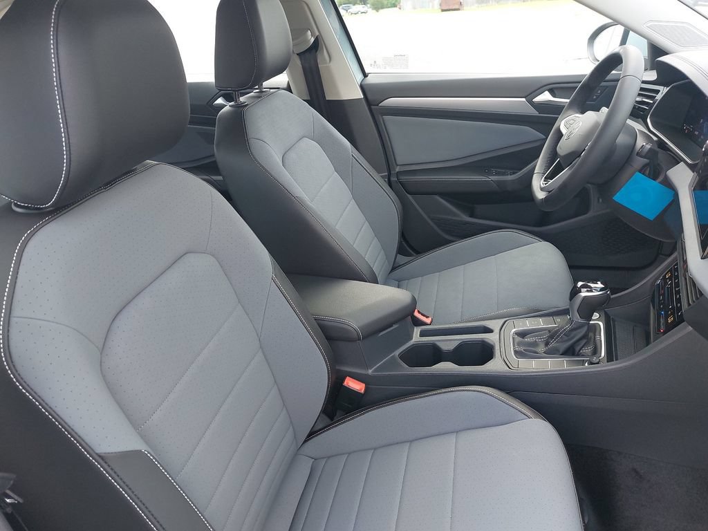 New 2026 Volkswagen Jetta SE FWD image 10