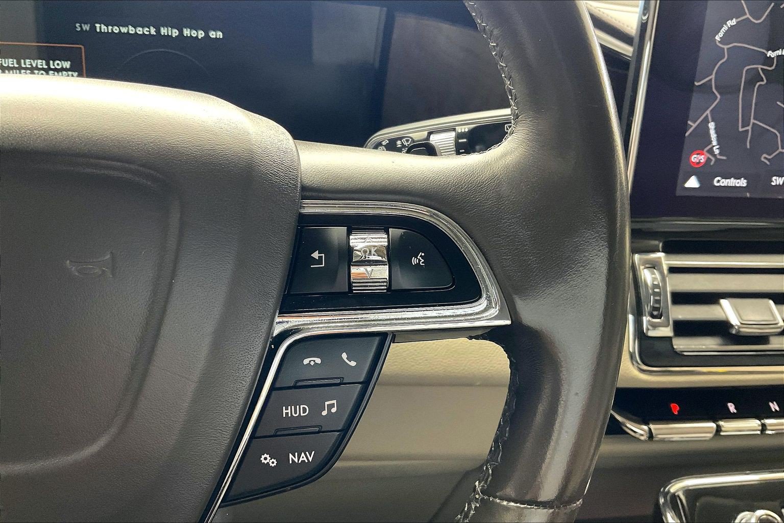 Used 2018 Lincoln Navigator Reserve w/ Technology Package AWD/4WD image 21