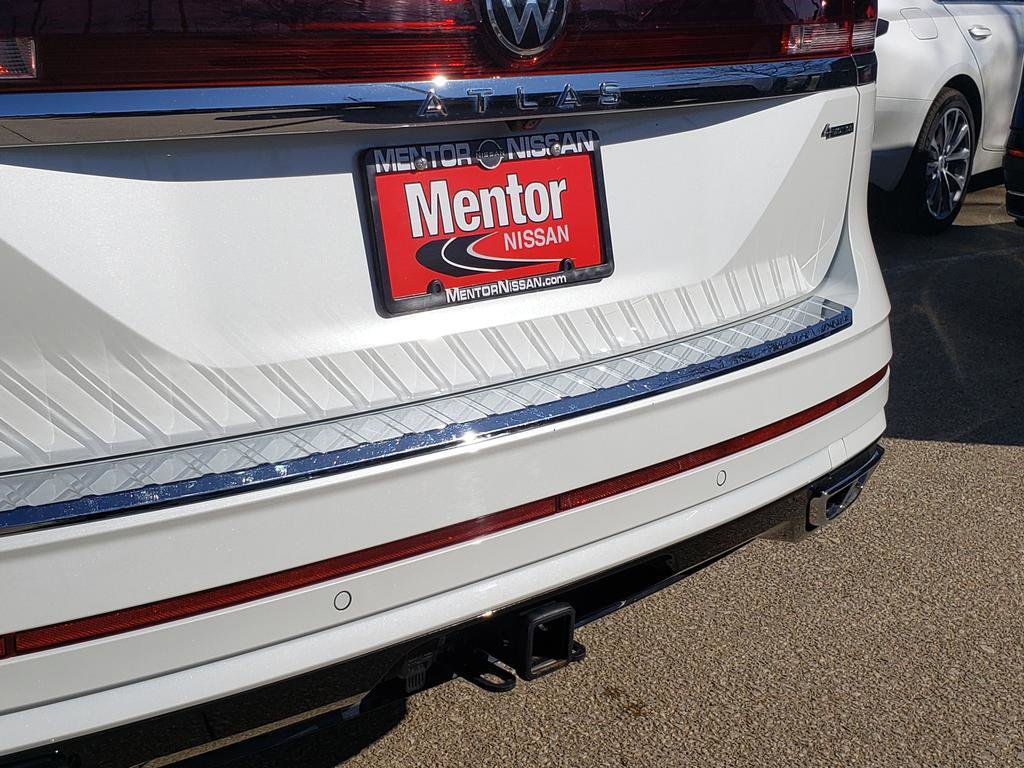 Used 2024 Volkswagen Atlas SEL Premium R-Line image 14