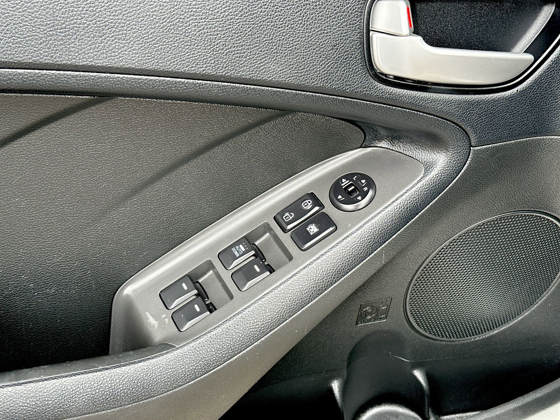 Used 2018 Kia Forte LX image 15