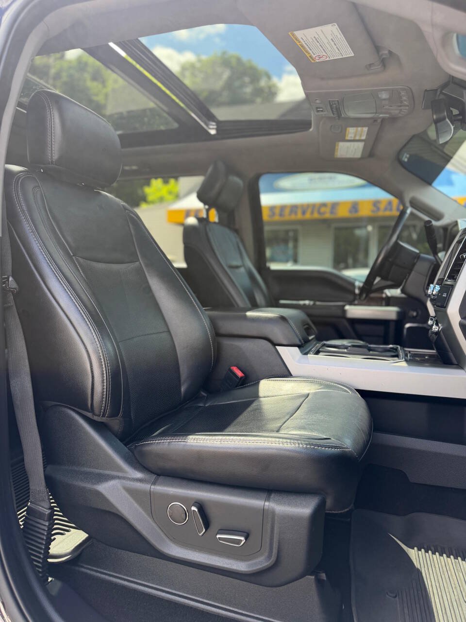 Used 2019 Ford F250 Lariat w/ Lariat Ultimate Package AWD/4WD image 18