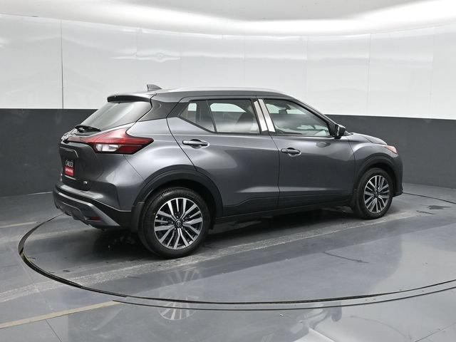 Used 2024 Nissan Kicks SV FWD image 3