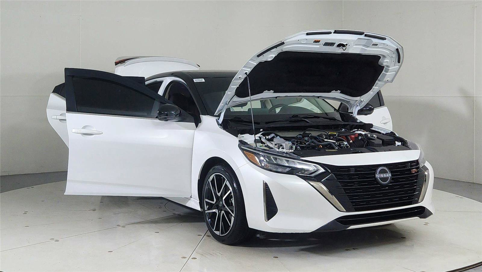 Certified 2025 Nissan Sentra SR w/ SR Premium Package image 9