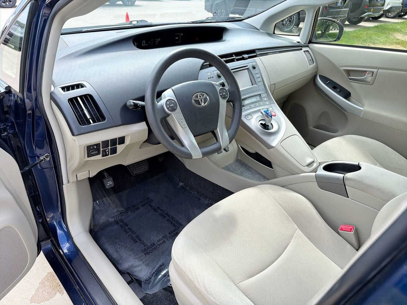 Used 2012 Toyota Prius Two FWD image 2