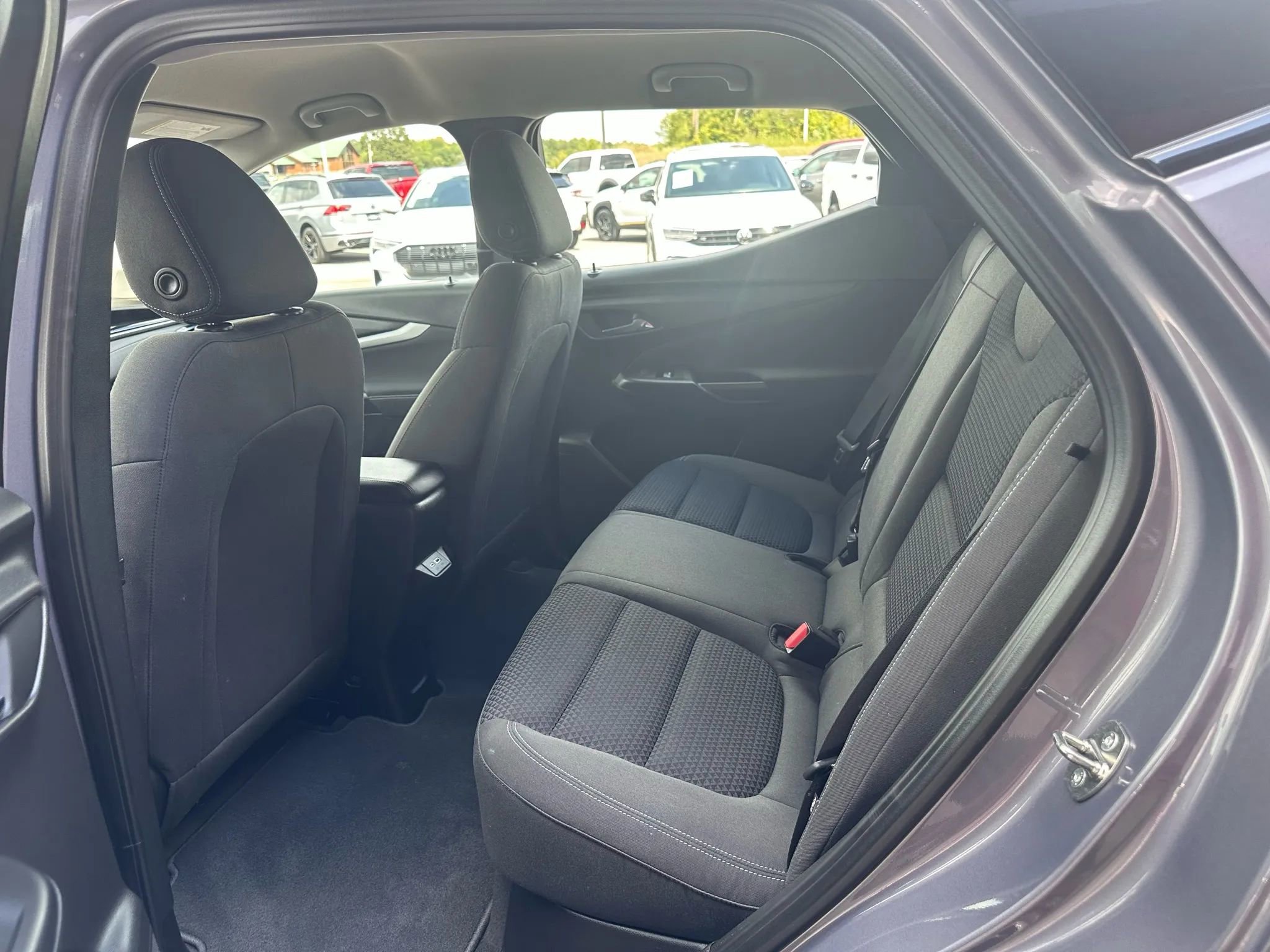 Used 2022 Chevrolet Bolt EUV LT w/ Driver Confidence Package image 9