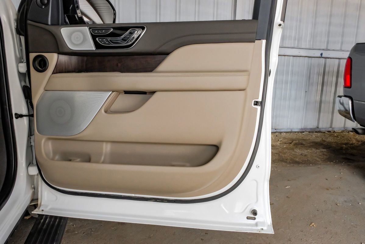 Used 2022 Lincoln Navigator L Reserve AWD/4WD image 47