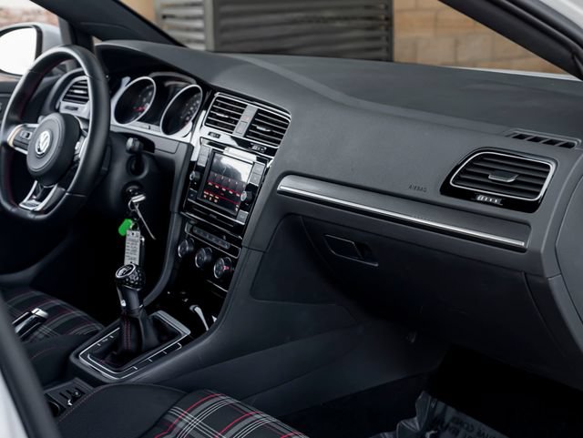 Used 2019 Volkswagen GTI S FWD image 33