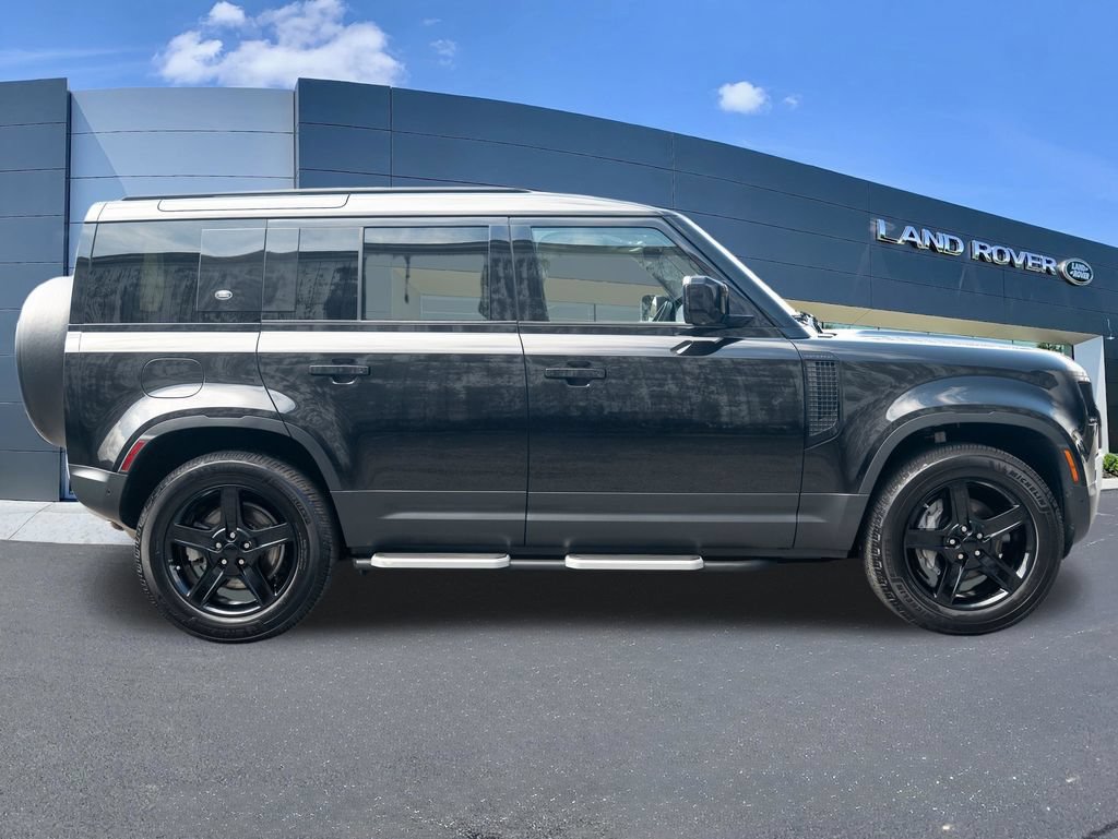 Used 2020 Land Rover Defender 110 SE AWD/4WD image 8