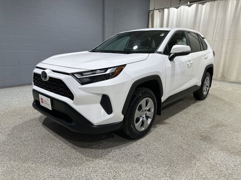 Used 2023 Toyota RAV4 LE image 4