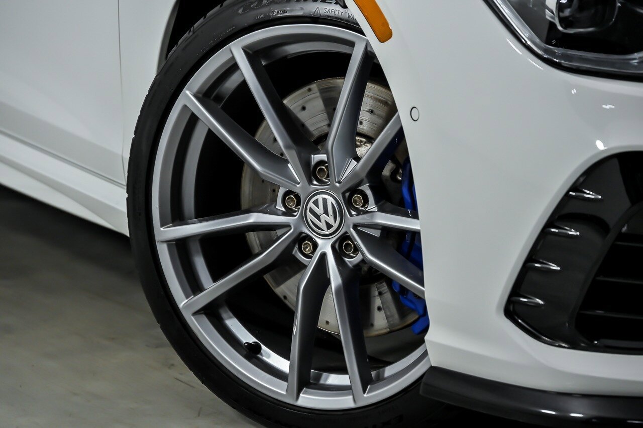 Used 2022 Volkswagen Golf R AWD/4WD image 4