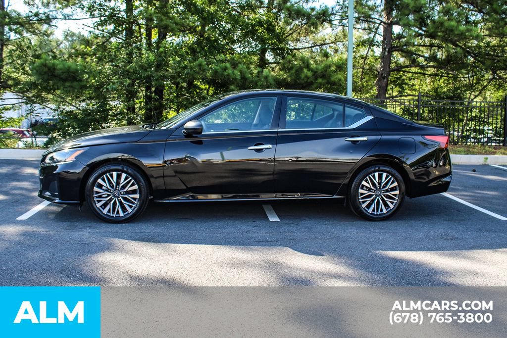 Used 2025 Nissan Altima 2.5 SV FWD image 7