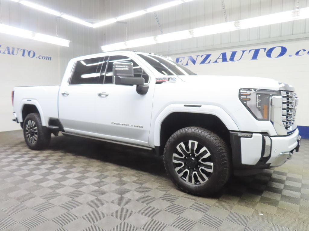 Used 2026 GMC Sierra 2500 Denali w/ Denali Reserve Package AWD/4WD image 3