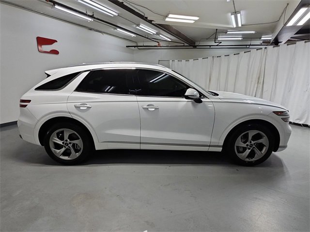 Used 2026 Genesis GV70 2.5T Select image 9