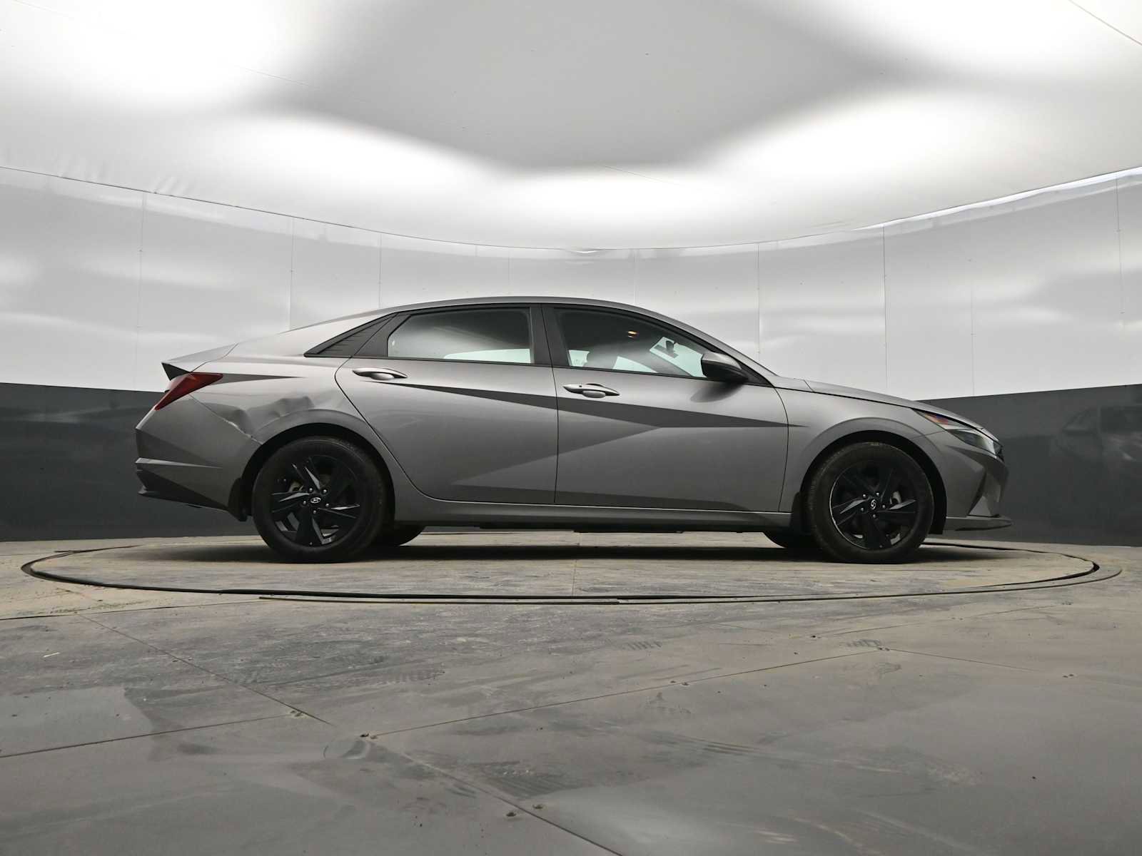 Used 2023 Hyundai Elantra SEL image 37