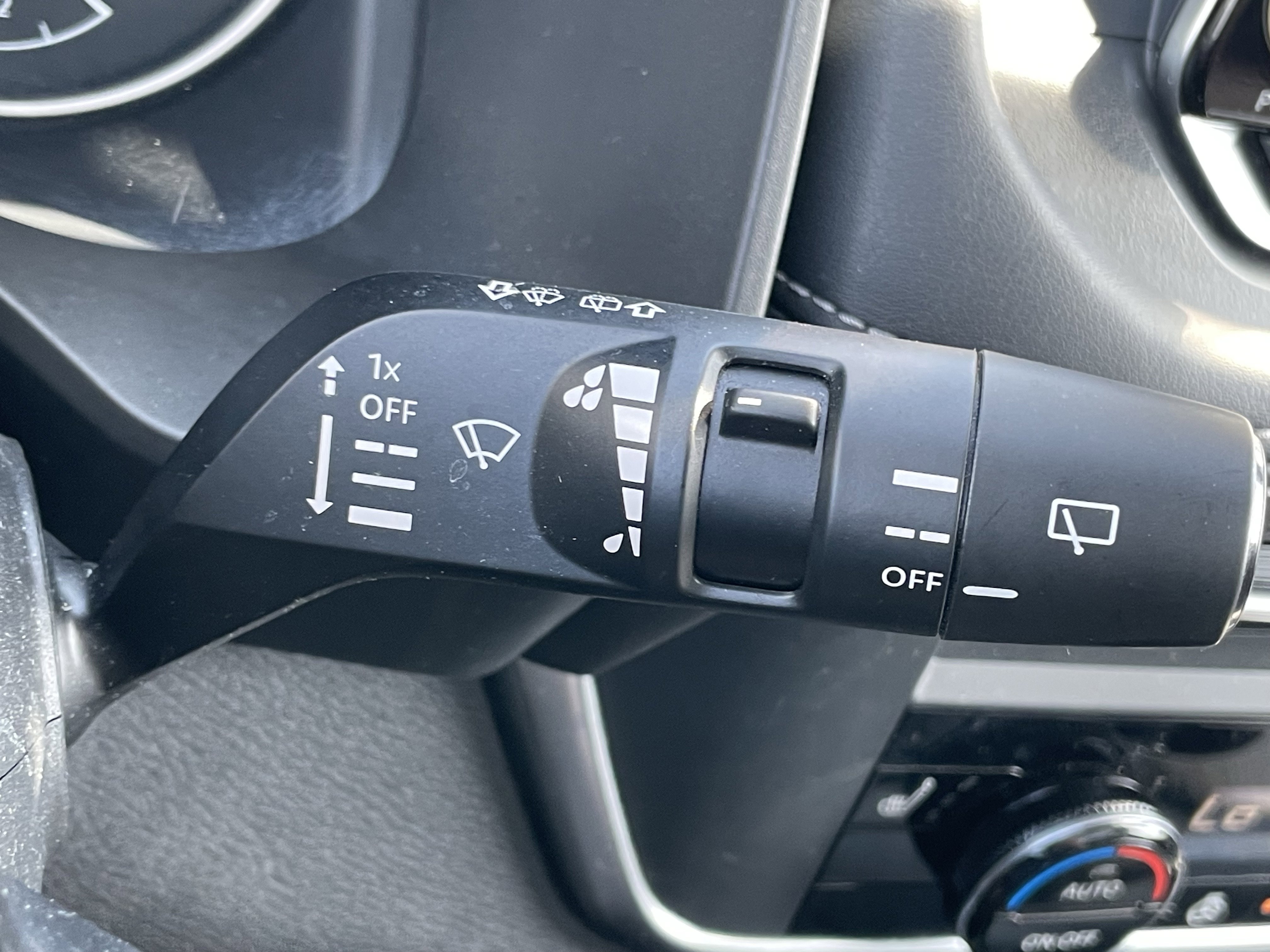 Used 2023 Nissan Rogue SV image 20