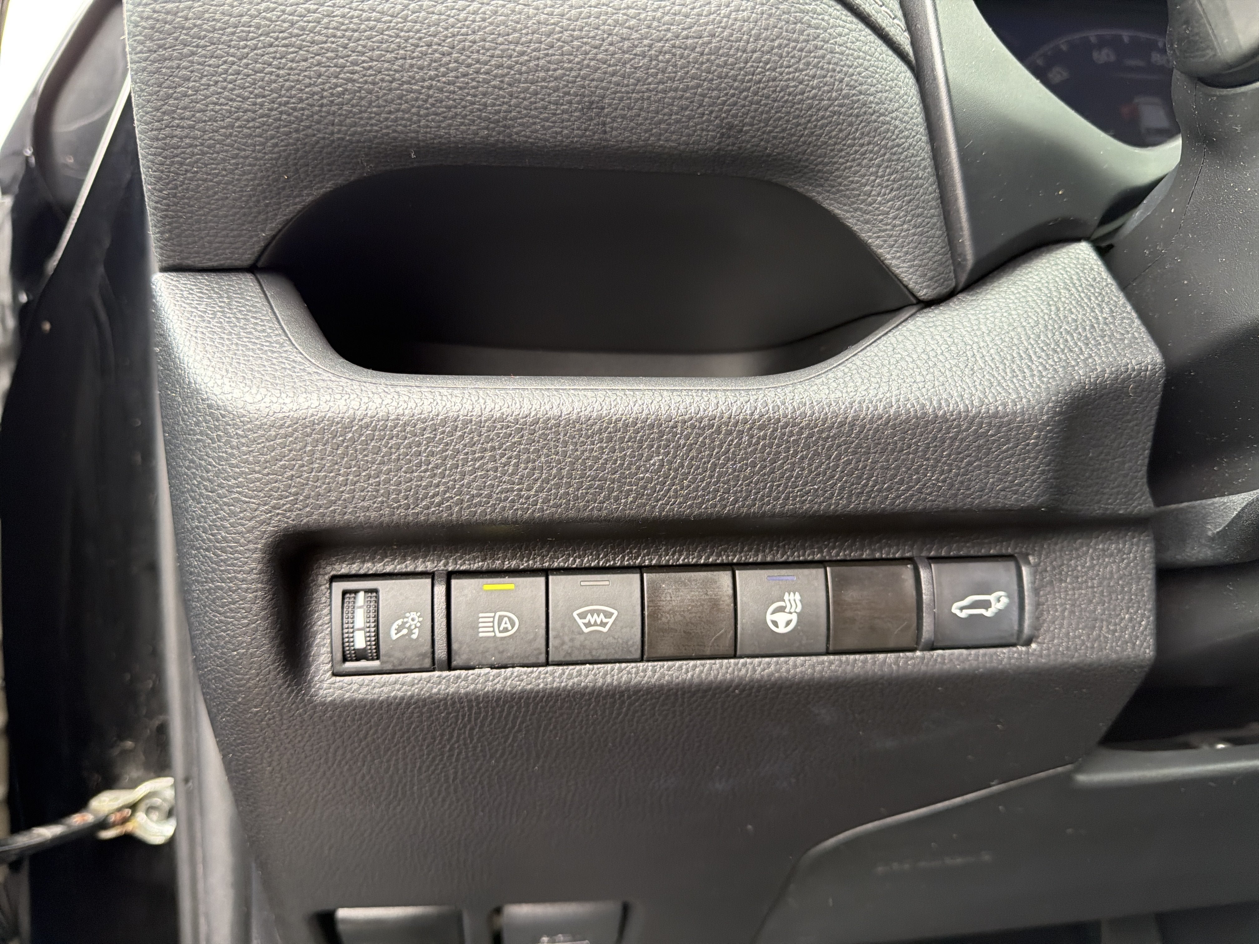 Used 2023 Toyota RAV4 XLE w/ Convenience Package AWD/4WD image 16