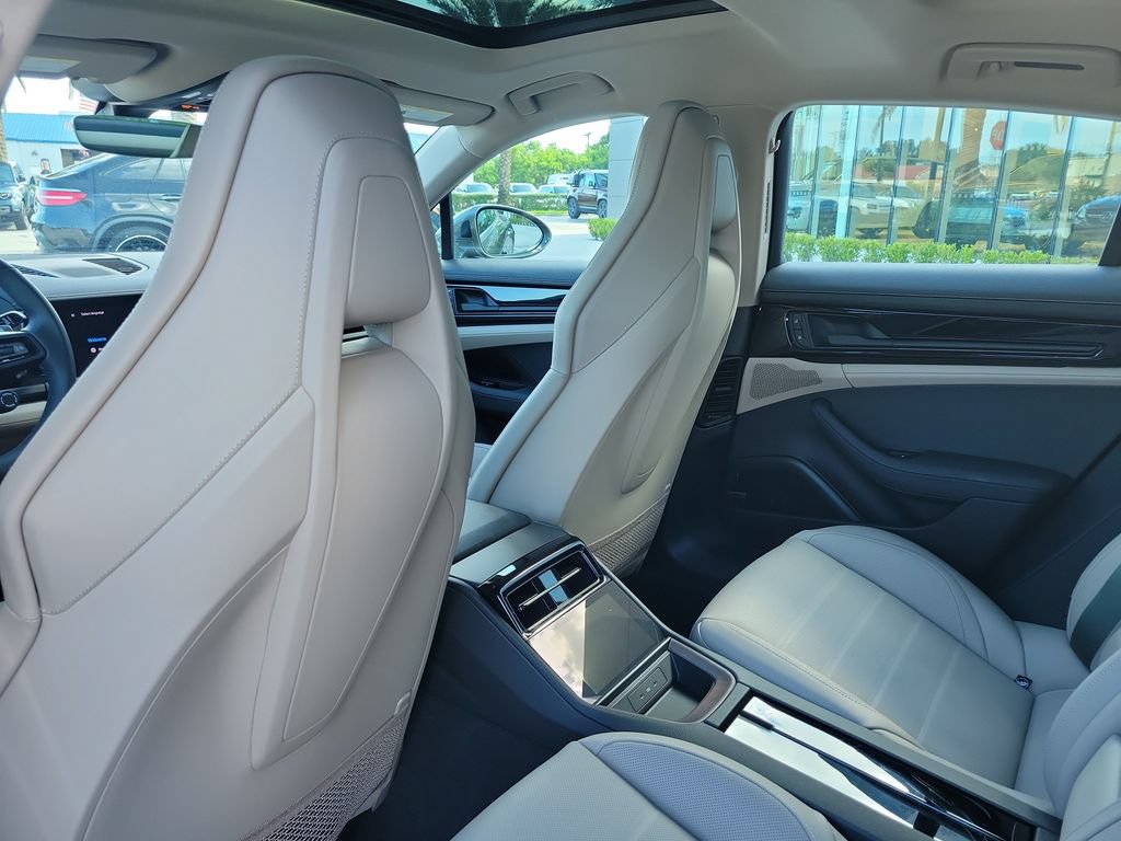 Used 2026 Porsche Panamera 4 AWD/4WD image 17