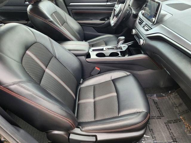 Used 2023 Nissan Altima 2.5 SR FWD image 14