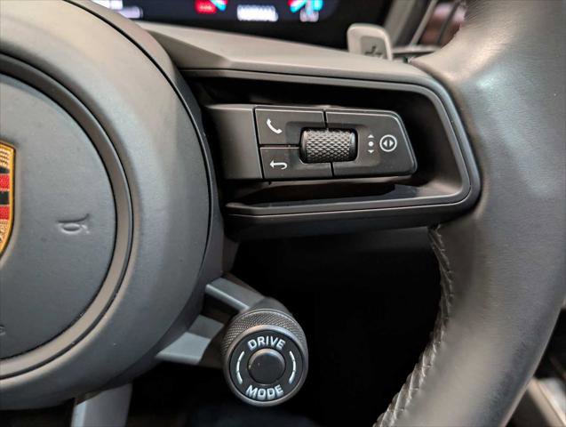 Used 2024 Porsche Cayenne Coupe image 36