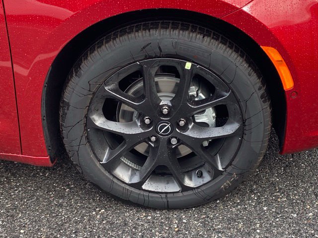New 2026 Chrysler Pacifica Limited w/ S Appearance Package FWD image 11