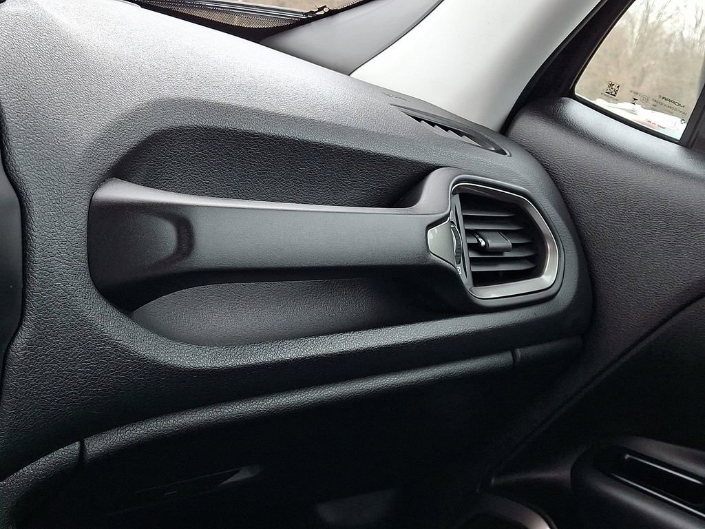 Used 2023 Jeep Renegade Latitude AWD/4WD image 27