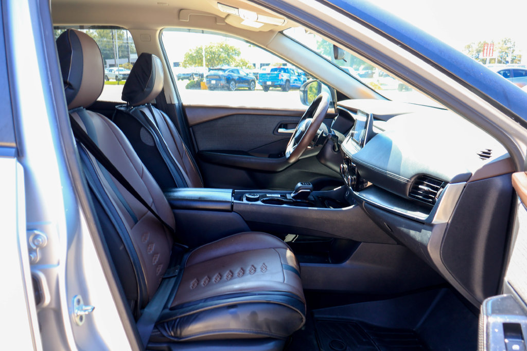 Used 2022 Nissan Rogue SV AWD/4WD image 8