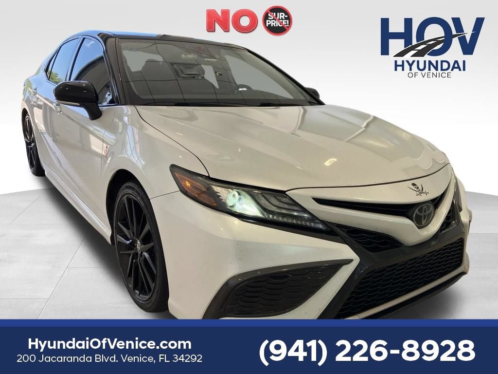 Used 2022 Toyota Camry XSE w/ Navigation Package FWD image 1