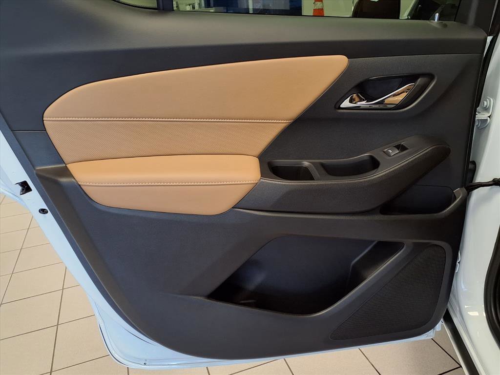 Used 2023 Chevrolet Traverse Premier image 19