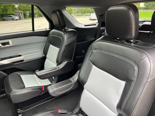 Certified 2023 Ford Explorer XLT w/ Equipment Group 202A AWD/4WD image 24