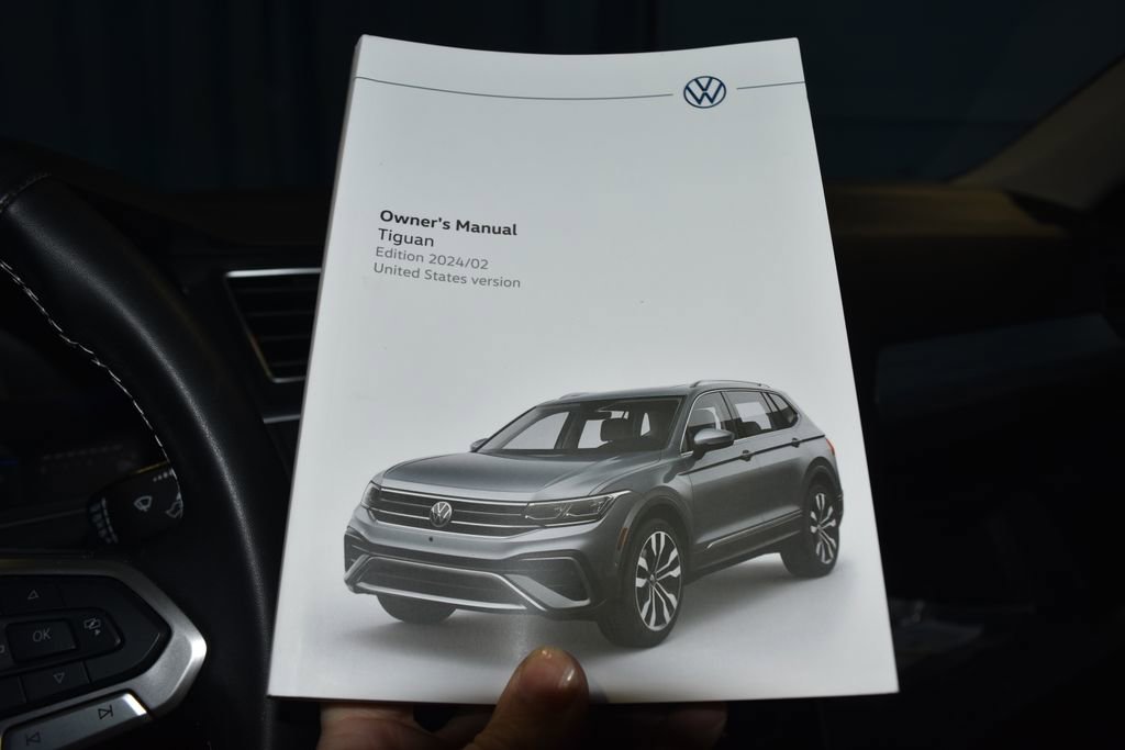 Used 2024 Volkswagen Tiguan S image 10