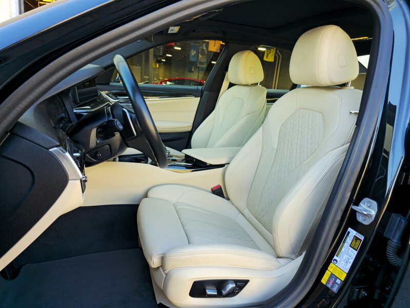Used 2021 BMW 530e w/ Parking Assistance Package RWD image 15