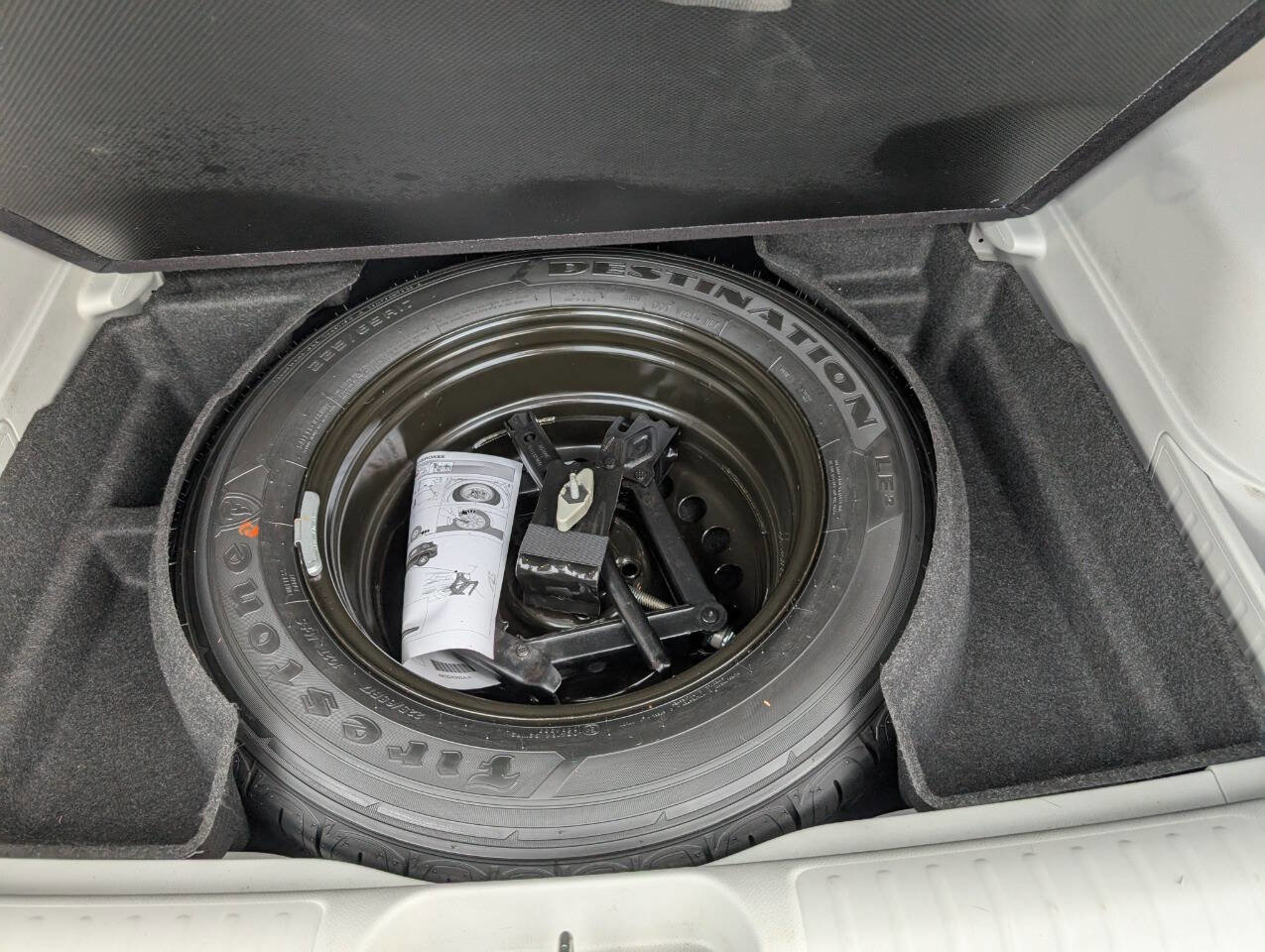 Used 2019 Jeep Cherokee Limited w/ Trailer Tow Group image 14