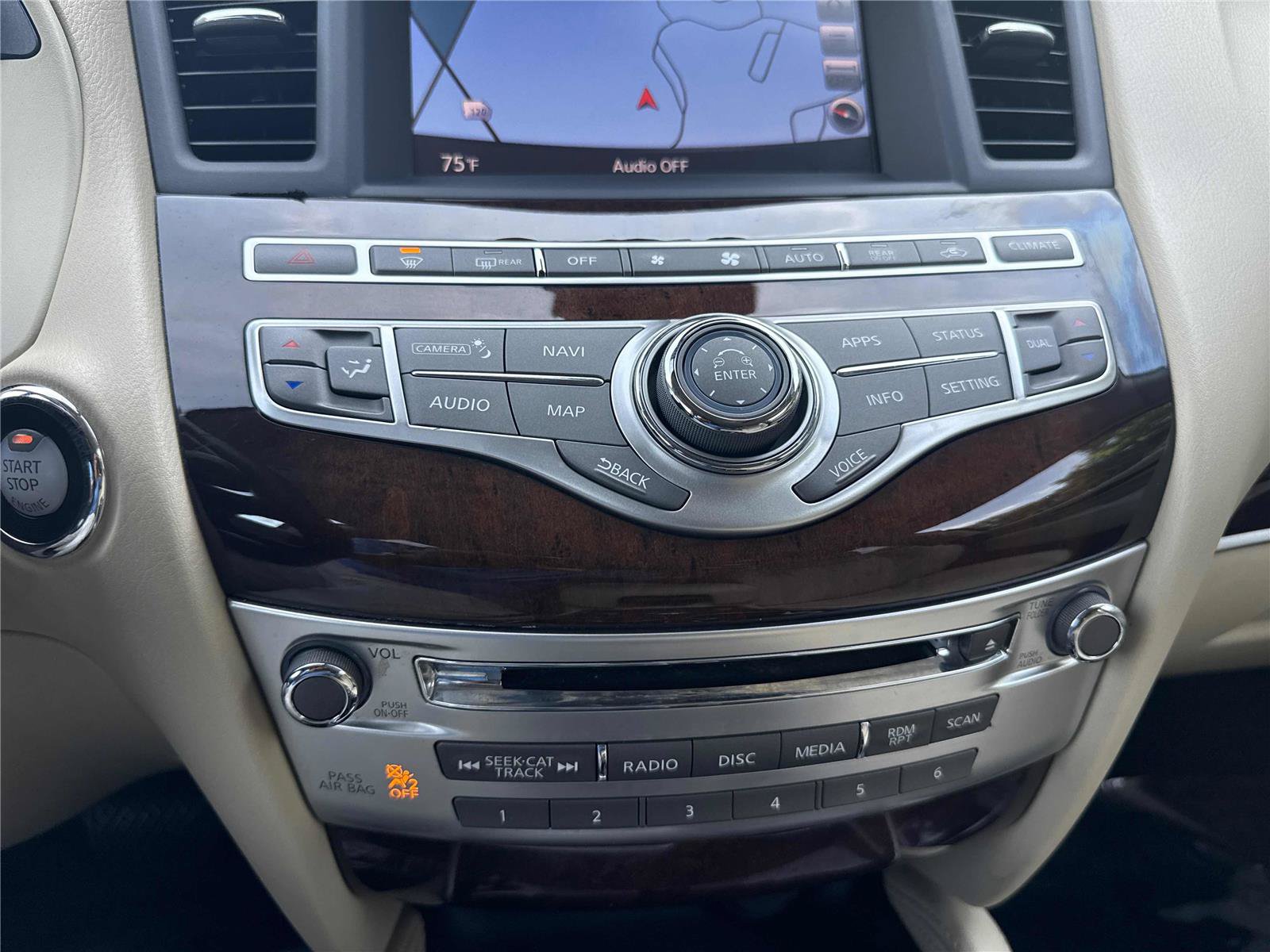 Used 2017 INFINITI QX60 Luxe w/ Deluxe Technology Package AWD/4WD image 22