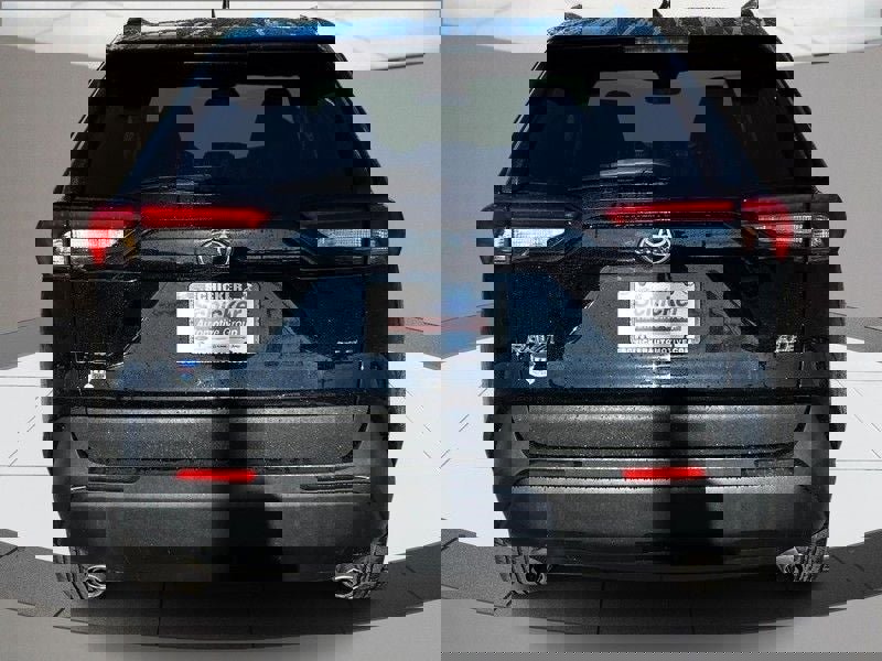 Used 2021 Toyota RAV4 XLE image 4