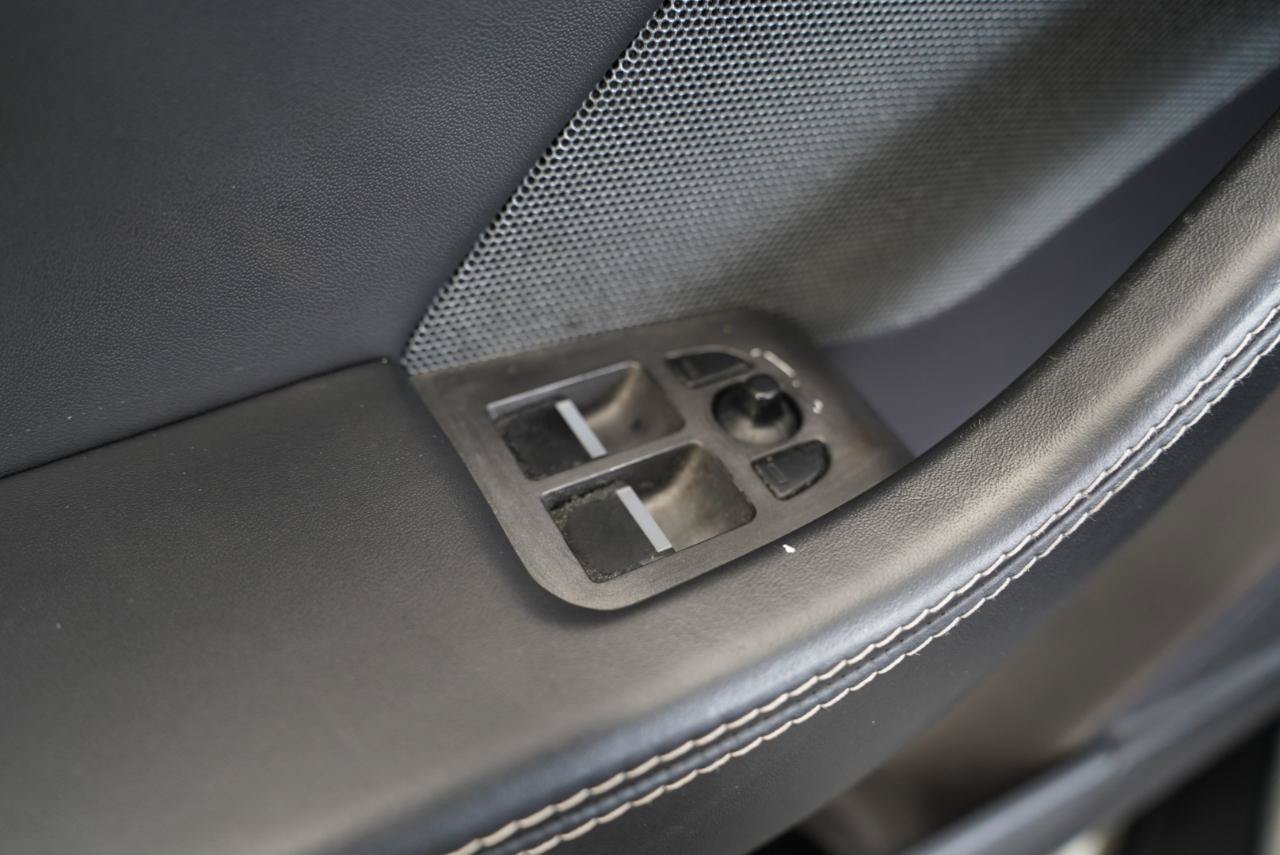 Used 2015 Jaguar F-TYPE R RWD image 24