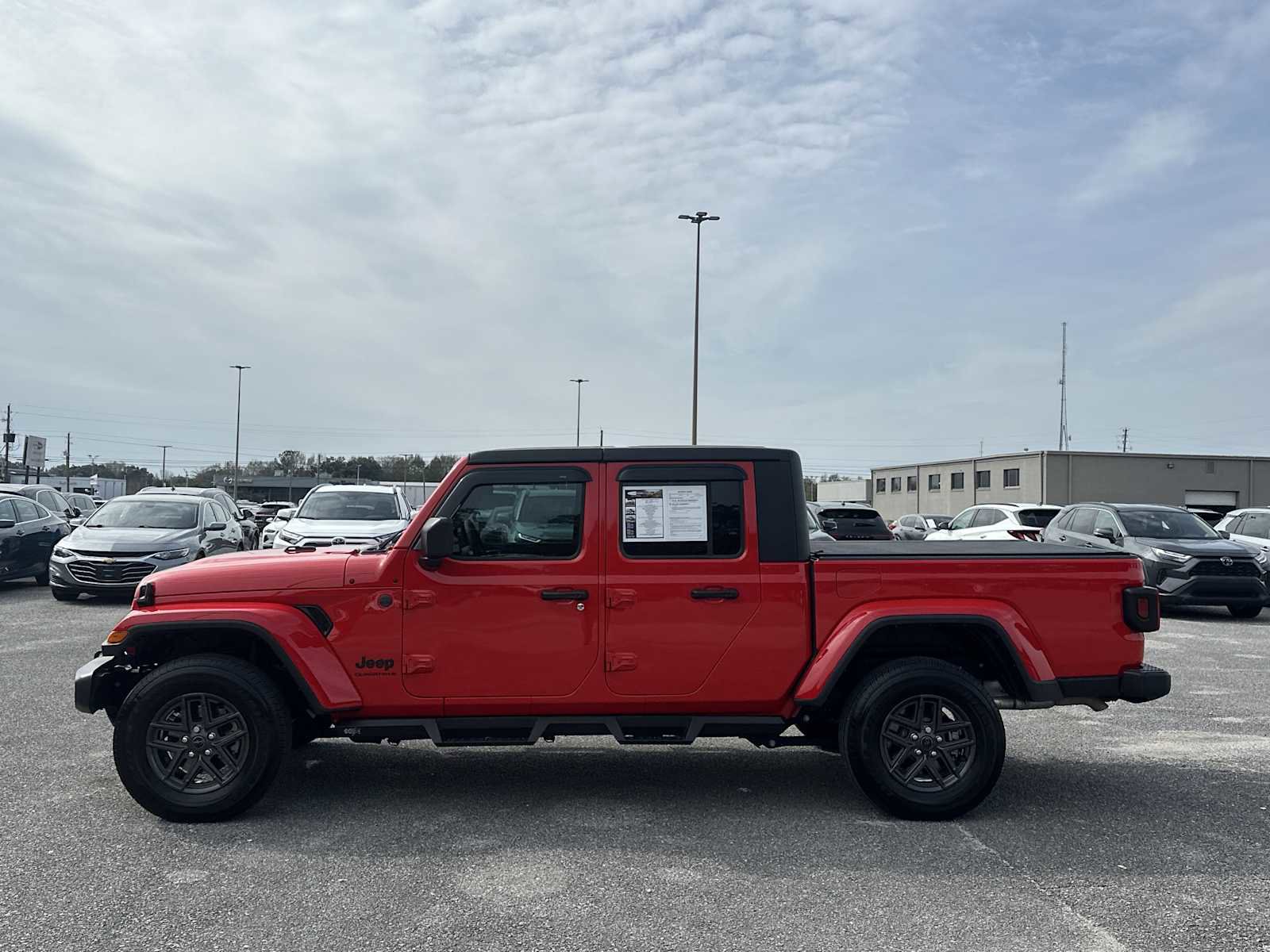 Used 2024 Jeep Gladiator Sport image 6