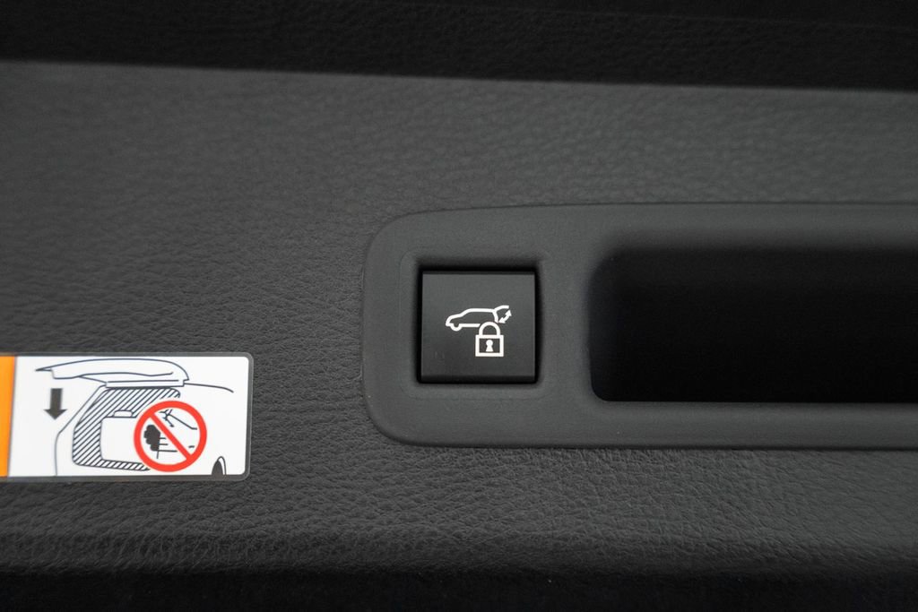 New 2026 Toyota Sienna XLE Woodland Edition image 10