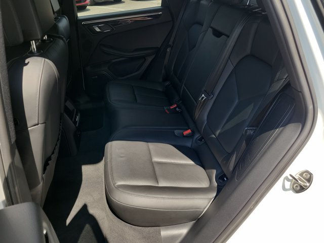 Certified 2015 Porsche Macan S AWD/4WD image 19