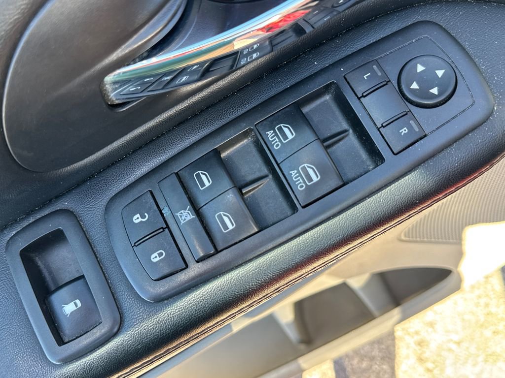 Certified 2016 Dodge Grand Caravan SXT w/ Rear Park Assist Package image 14