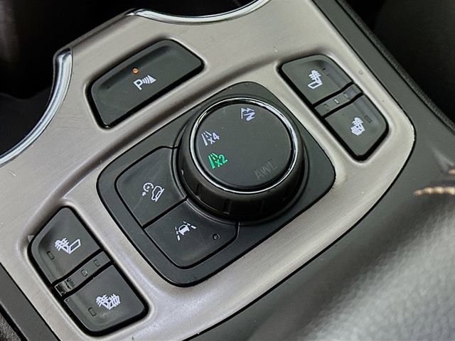 Used 2023 GMC Terrain AT4 w/ Infotainment Package II image 23