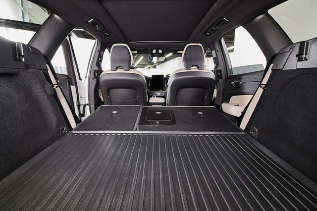 Certified 2026 Volvo XC60 B5 Plus AWD/4WD image 25