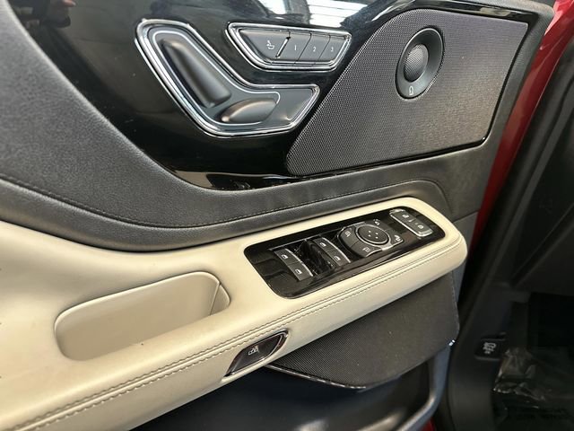 Used 2025 Lincoln Aviator Reserve w/ Illumination Package image 32