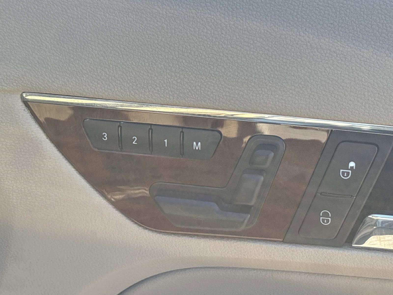 Used 2011 Mercedes-Benz E 350 Cabriolet image 30