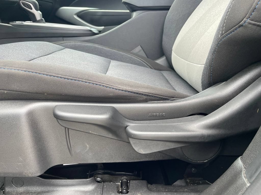 Used 2025 Chevrolet Trax LS w/ LS Convenience Package FWD image 11